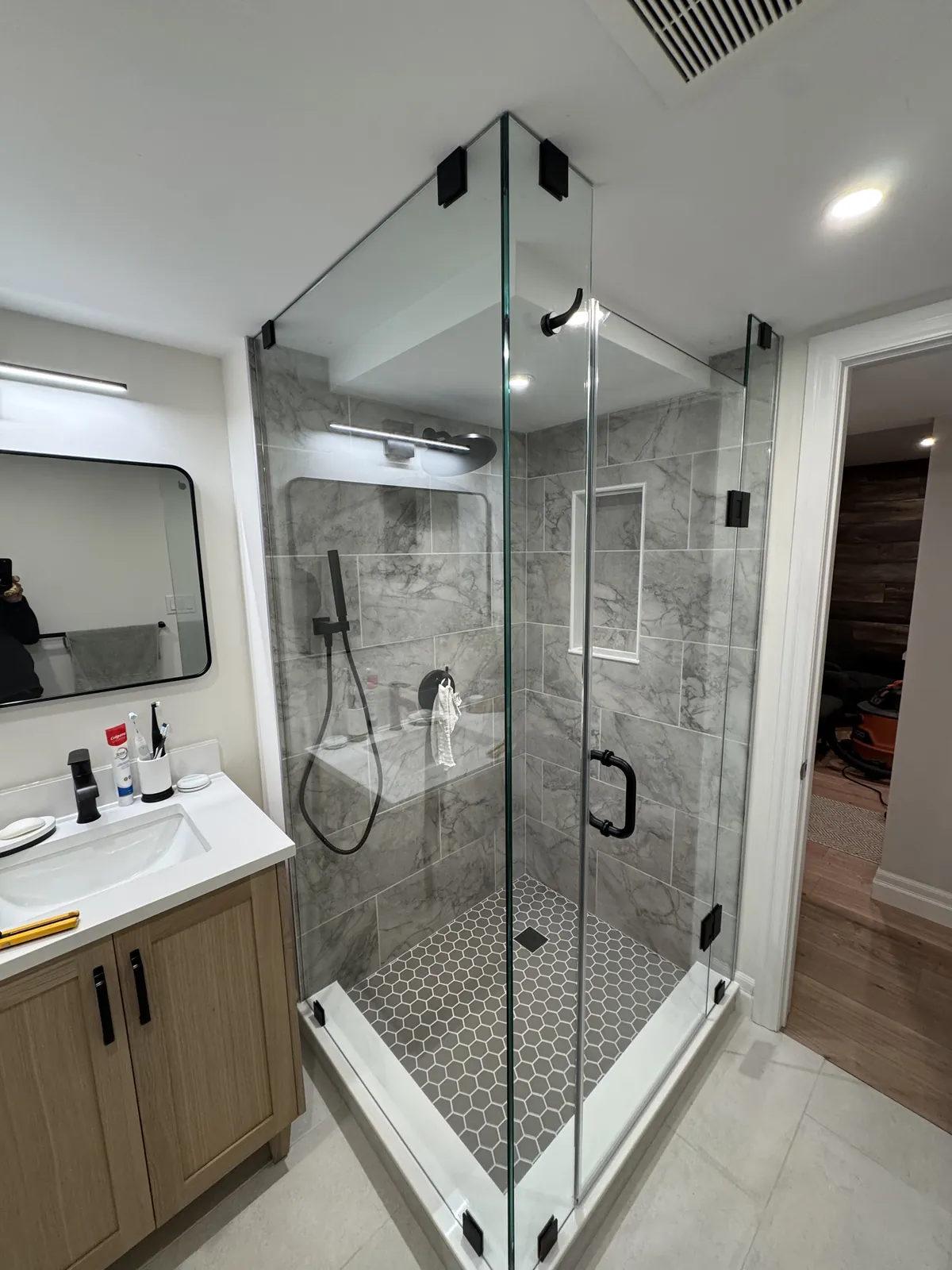 Glass Shower Door 09 project by ALUWORLD LTD